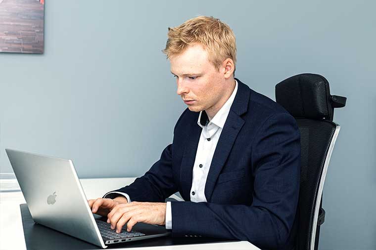 Beratungsgespräch im Büro